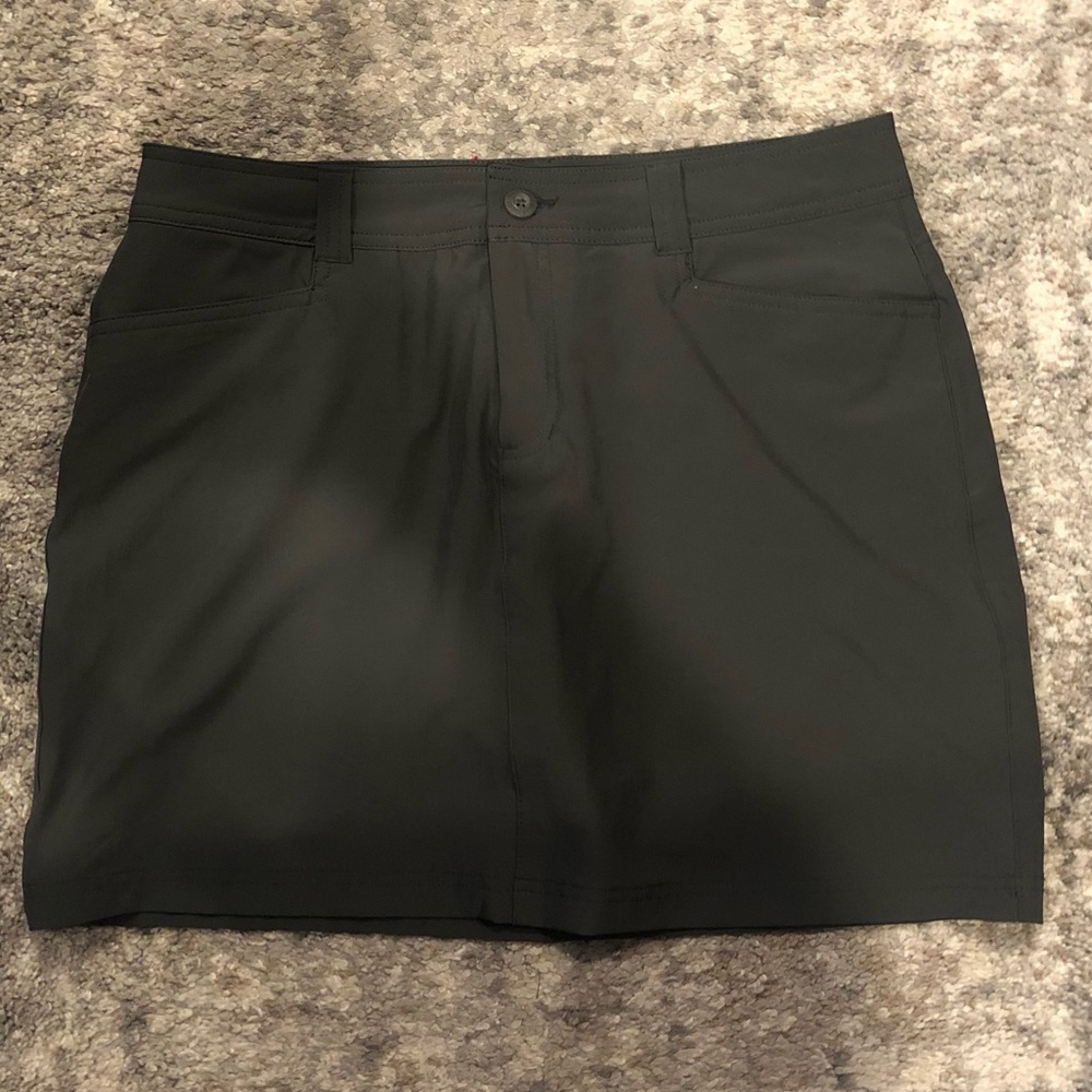 Womens Eddie Bauer activity skirt Size 8 Dark Gray